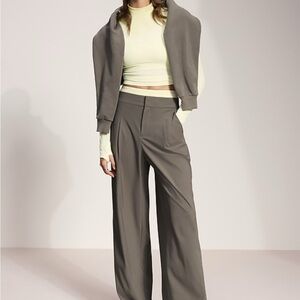 Athleta Pinnacle Women's Wide-Leg Pants sz 12 sold out color!  Mineral Gray NWT